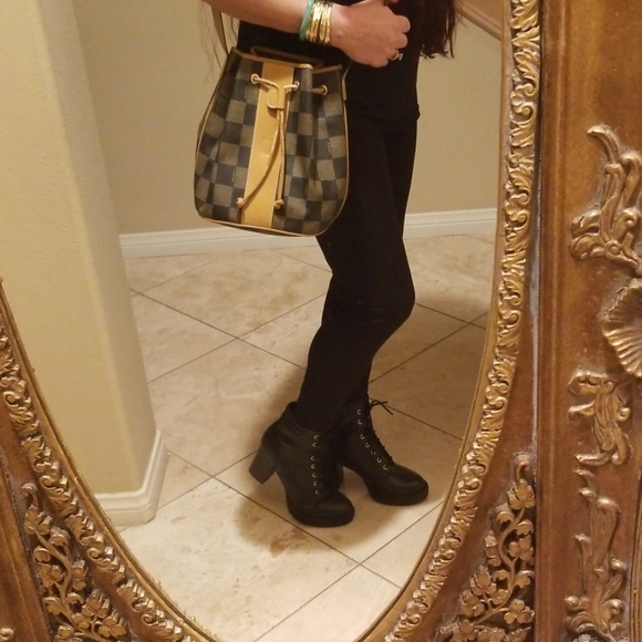 ๐HOST PICK๐ Vintage Fendi Bucket Bag - Picture 8 of 8